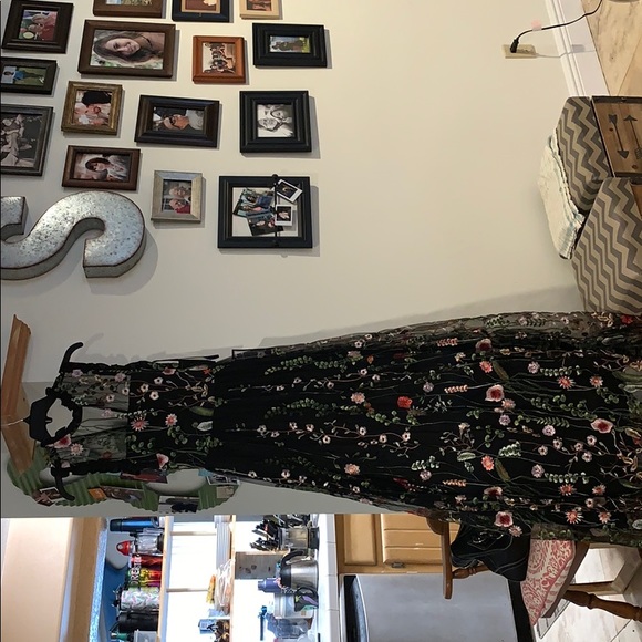 Embroidered floor length gown. - Picture 2 of 5